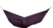 Ticket to the Moon Compact Hammock i plommonlila färg, ihoppackad i påse